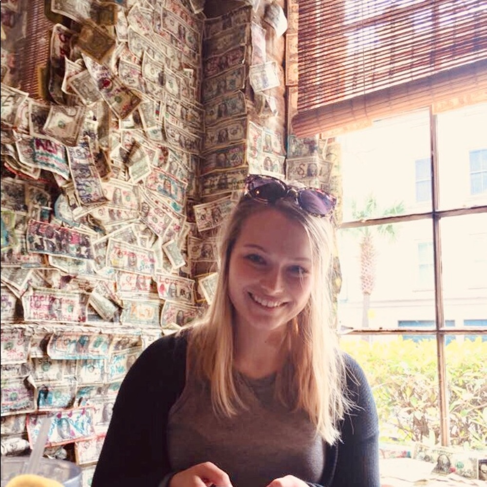 Meet your Posher, Lily